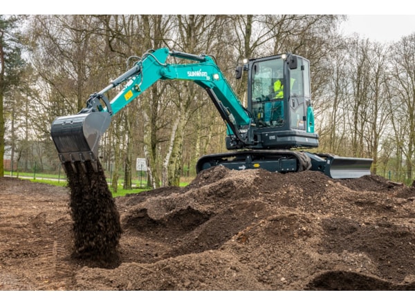 Midiexcavator SUNWARD SWE50UF de vanzare